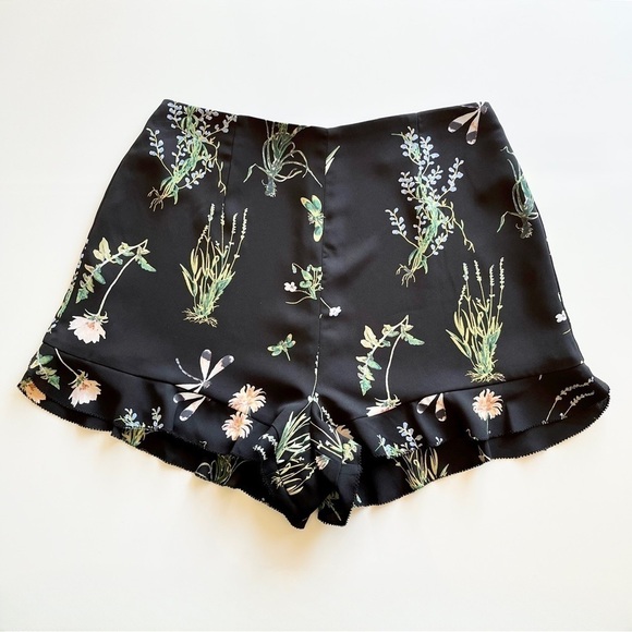 Sunday Best Pants - Aritzia Sunday Best Foral Tulip Shorts Size 0